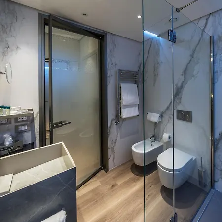 The Regency, Rome, A Tribute Portfolio 4*