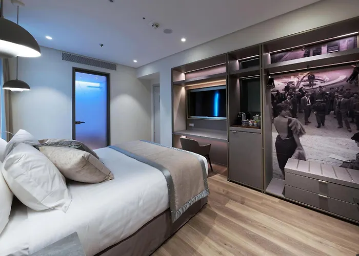 The Regency, Rome, A Tribute Portfolio