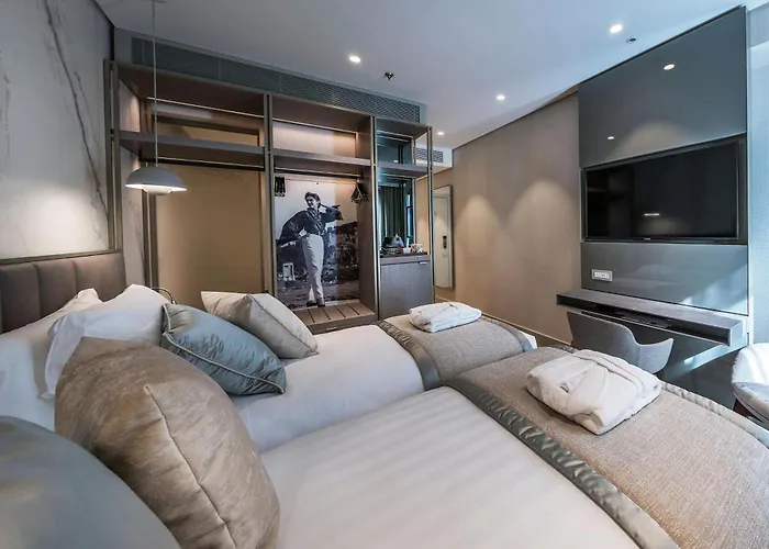 The Regency, Rome, A Tribute Portfolio 4*