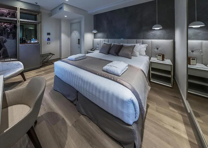 The Regency, Rome, A Tribute Portfolio