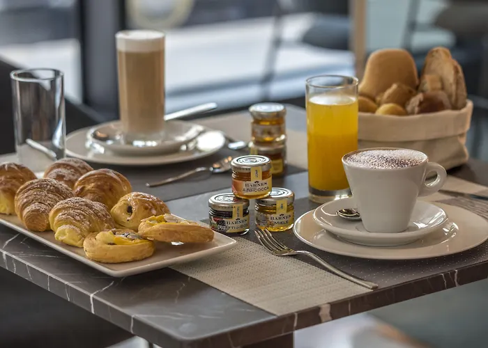 The Regency, Rome, A Tribute Portfolio ローマ