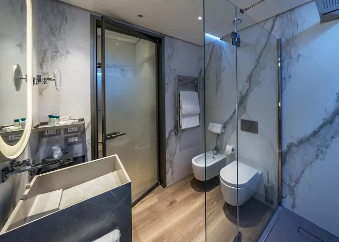 The Regency, Rome, A Tribute Portfolio 4*