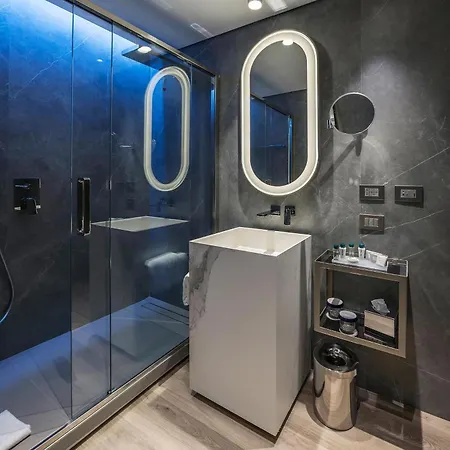 The Regency, Rome, A Tribute Portfolio روما